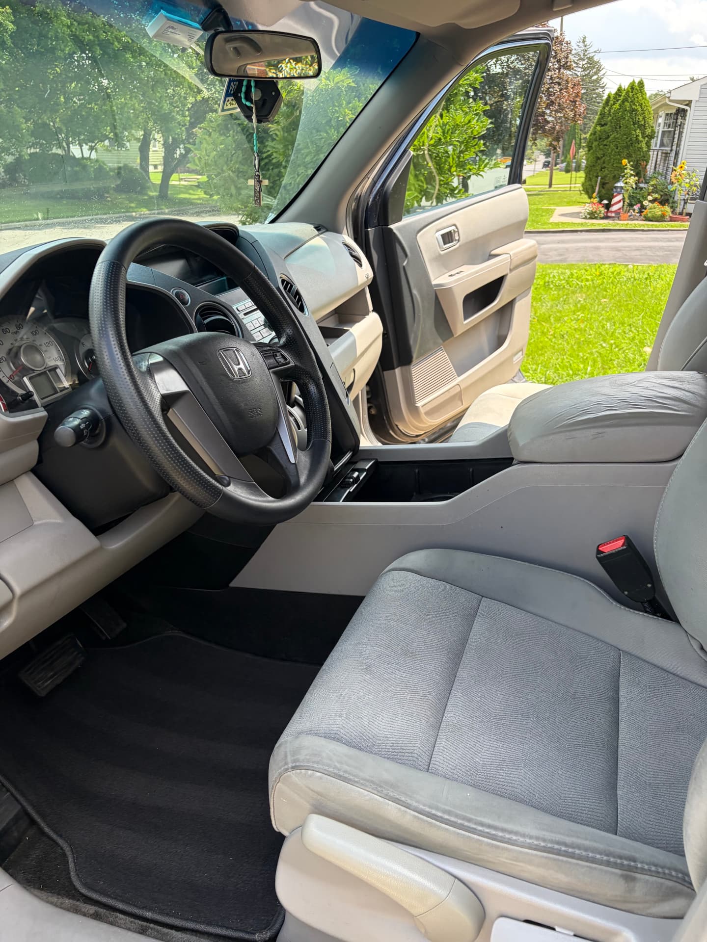 Honda Pilot front interior after a full interior detail